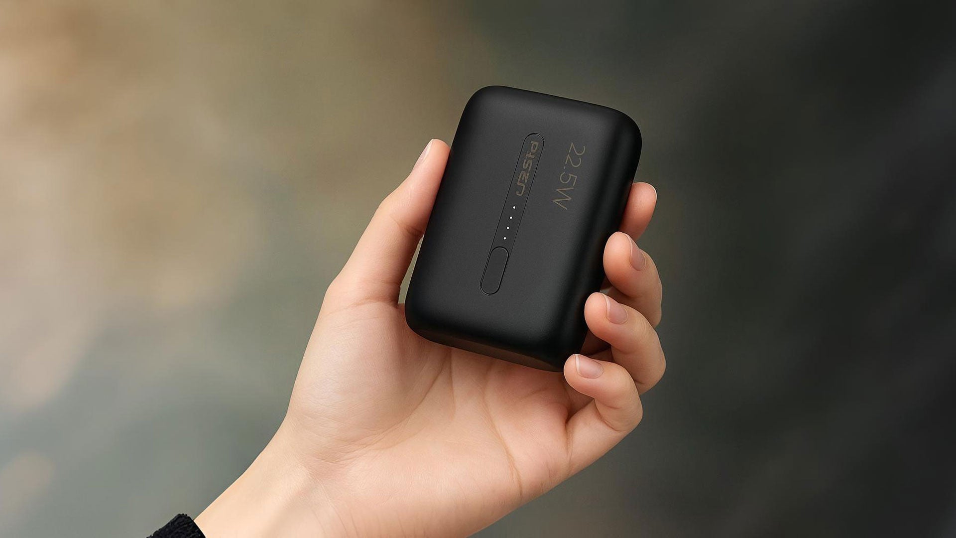Slim or Compact? Choose the Right Lightweight Power Bank